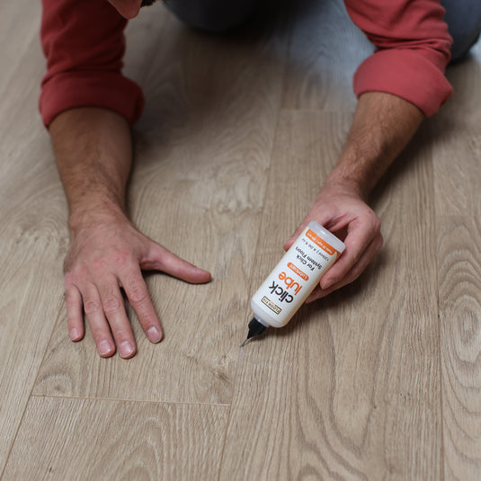 Quietschendes Laminat Diagnostik & Reparatur